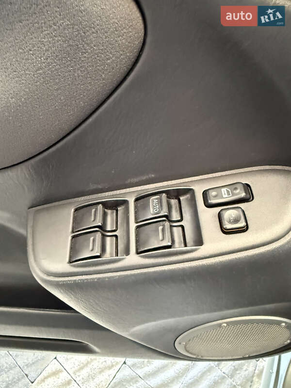 Позашляховик / Кросовер Toyota RAV4 2004 в Ужгороді фото 17 Позашляховик / Кросовер Toyota RAV4 2004 в Ужгороді