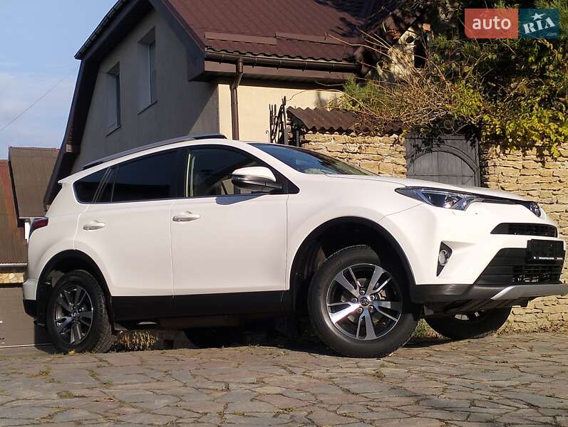 Внедорожник / Кроссовер Toyota RAV4 2018 в Ровно фото 37 Внедорожник / Кроссовер Toyota RAV4 2018 в Ровно