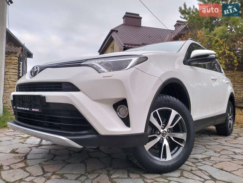 Внедорожник / Кроссовер Toyota RAV4 2018 в Ровно фото 29 Внедорожник / Кроссовер Toyota RAV4 2018 в Ровно