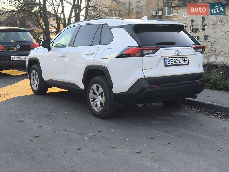 Позашляховик / Кросовер Toyota RAV4 2020 в Києві