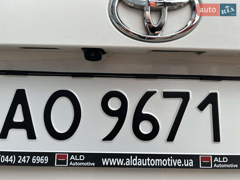 Внедорожник / Кроссовер Toyota RAV4 2019 в Тячеве