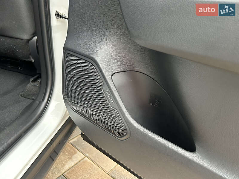 Внедорожник / Кроссовер Toyota RAV4 2019 в Тячеве