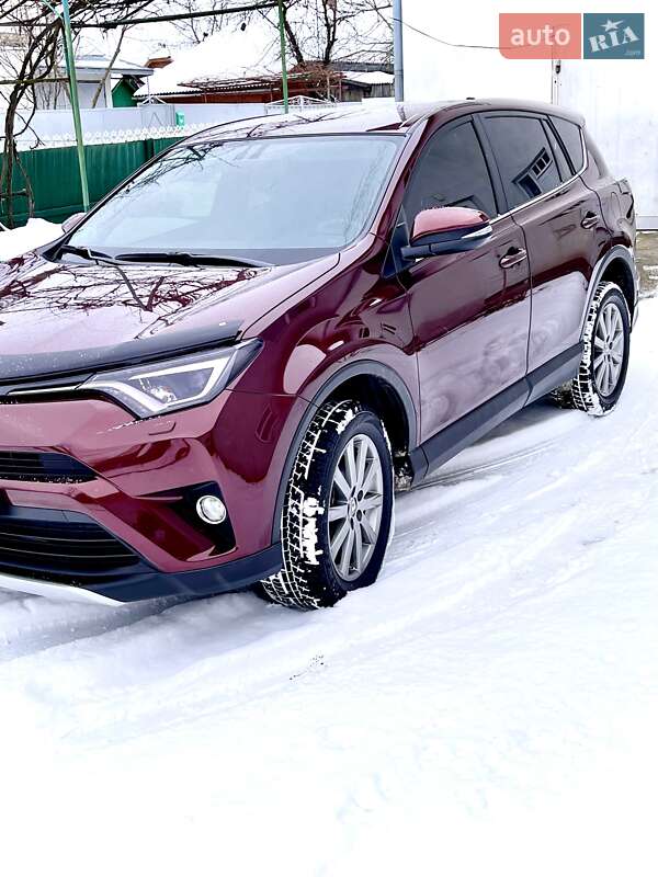 Внедорожник / Кроссовер Toyota RAV4 2017 в Ивано-Франковске фото 6 Внедорожник / Кроссовер Toyota RAV4 2017 в Ивано-Франковске
