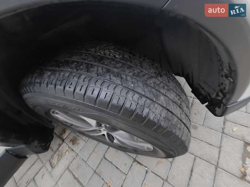 Позашляховик / Кросовер Toyota RAV4 2018 в Дніпрі фото 16 Позашляховик / Кросовер Toyota RAV4 2018 в Дніпрі