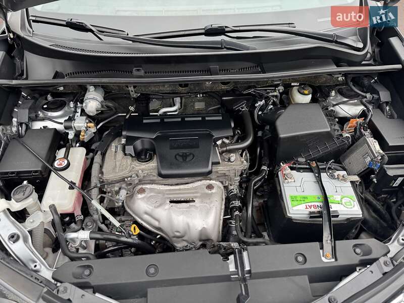 Внедорожник / Кроссовер Toyota RAV4 2018 в Киеве
