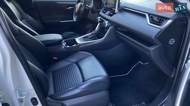 Внедорожник / Кроссовер Toyota RAV4 2020 в Одессе фото 6 Внедорожник / Кроссовер Toyota RAV4 2020 в Одессе