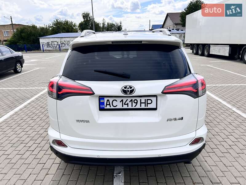 Внедорожник / Кроссовер Toyota RAV4 2018 в Нововолынске фото 8 Внедорожник / Кроссовер Toyota RAV4 2018 в Нововолынске