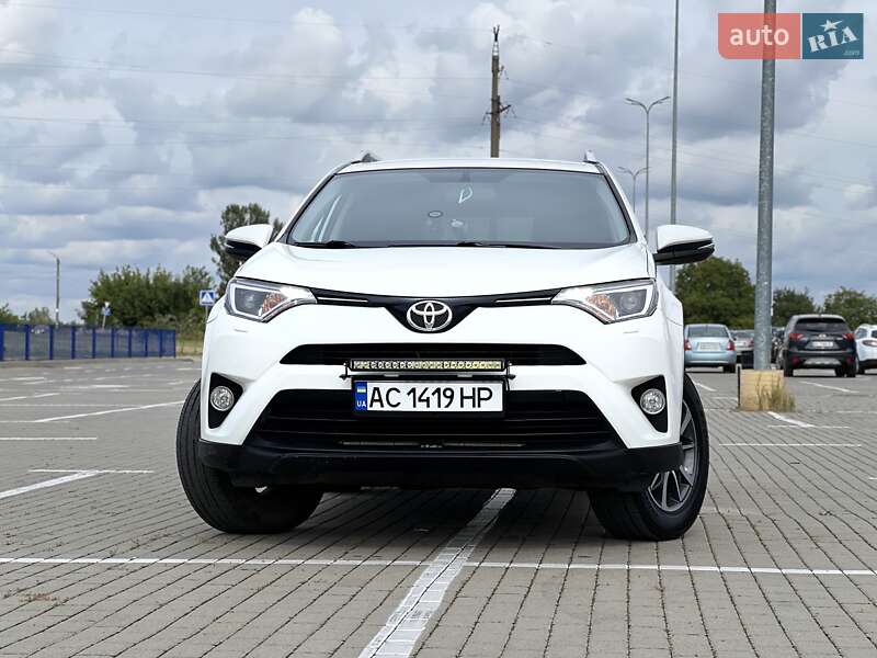 Внедорожник / Кроссовер Toyota RAV4 2018 в Нововолынске фото 10 Внедорожник / Кроссовер Toyota RAV4 2018 в Нововолынске