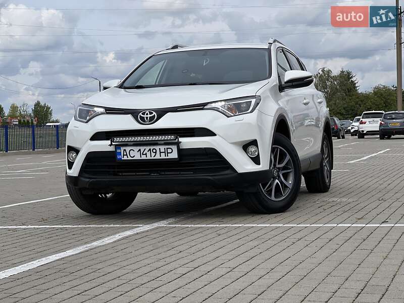Внедорожник / Кроссовер Toyota RAV4 2018 в Нововолынске фото 11 Внедорожник / Кроссовер Toyota RAV4 2018 в Нововолынске