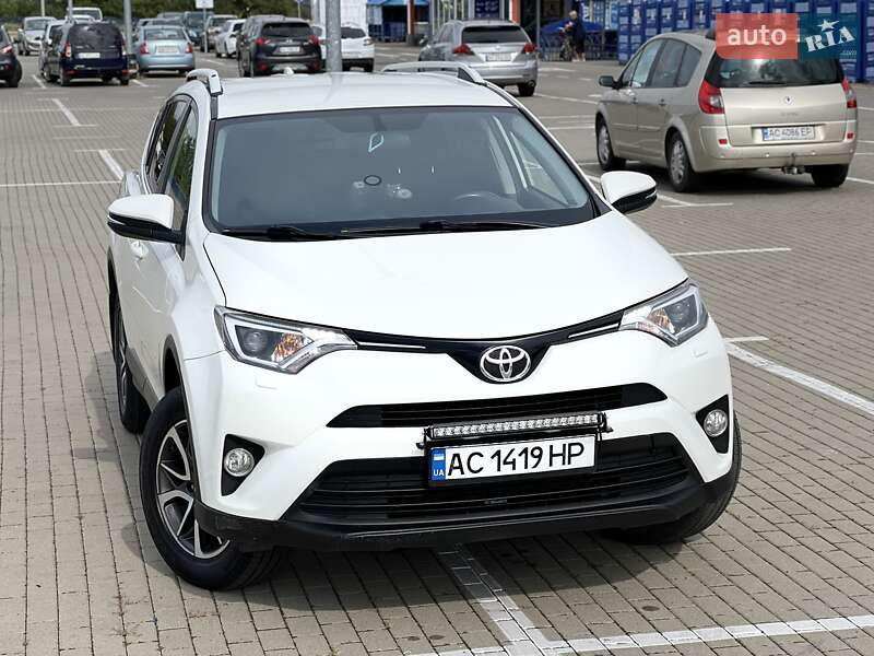 Внедорожник / Кроссовер Toyota RAV4 2018 в Нововолынске фото 18 Внедорожник / Кроссовер Toyota RAV4 2018 в Нововолынске