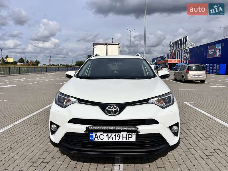 Внедорожник / Кроссовер Toyota RAV4 2018 в Нововолынске фото 27 Внедорожник / Кроссовер Toyota RAV4 2018 в Нововолынске