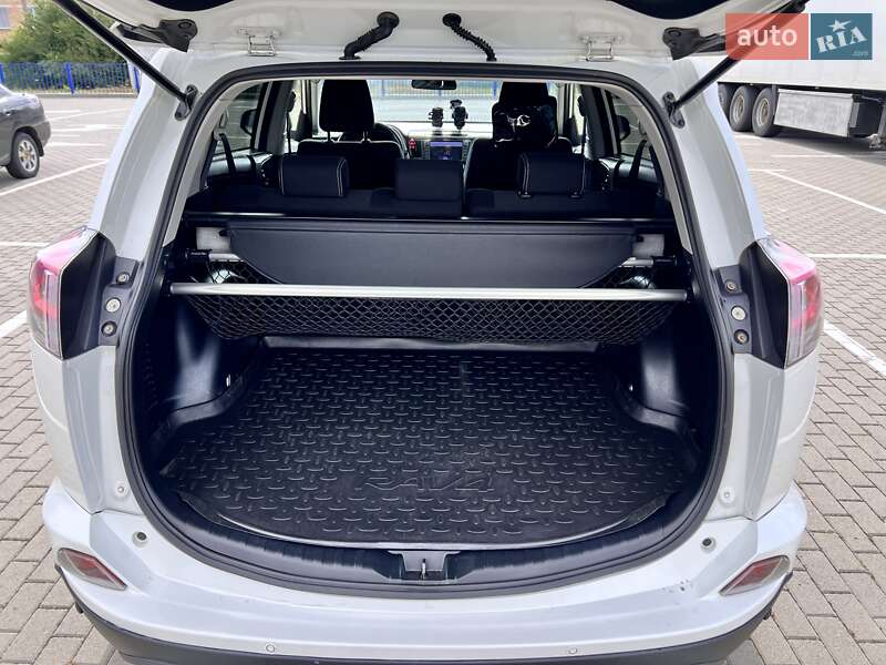 Внедорожник / Кроссовер Toyota RAV4 2018 в Нововолынске фото 56 Внедорожник / Кроссовер Toyota RAV4 2018 в Нововолынске