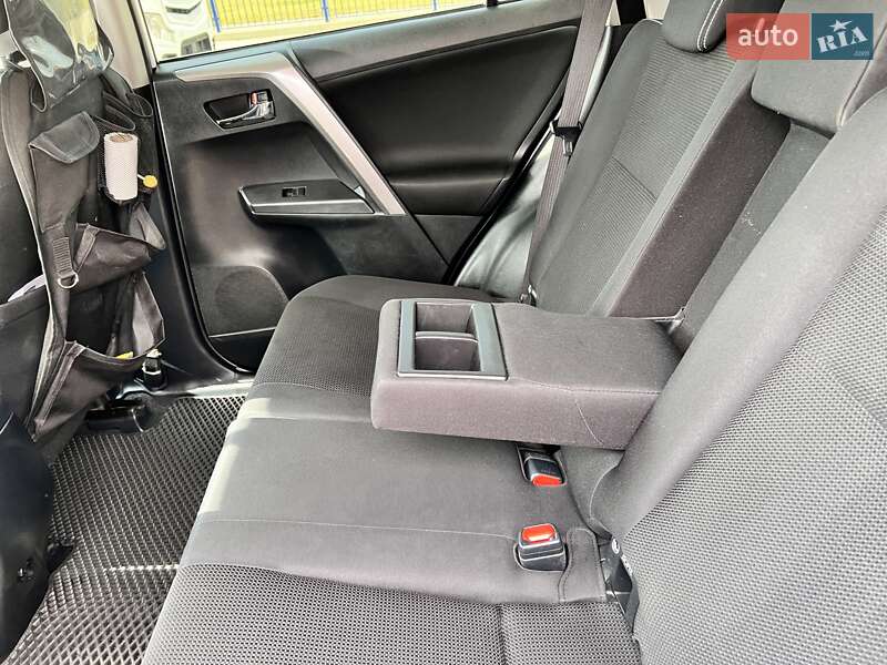 Внедорожник / Кроссовер Toyota RAV4 2018 в Нововолынске фото 67 Внедорожник / Кроссовер Toyota RAV4 2018 в Нововолынске