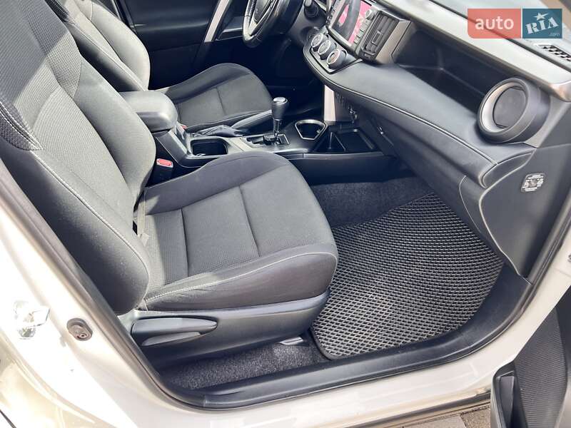 Внедорожник / Кроссовер Toyota RAV4 2018 в Нововолынске фото 85 Внедорожник / Кроссовер Toyota RAV4 2018 в Нововолынске