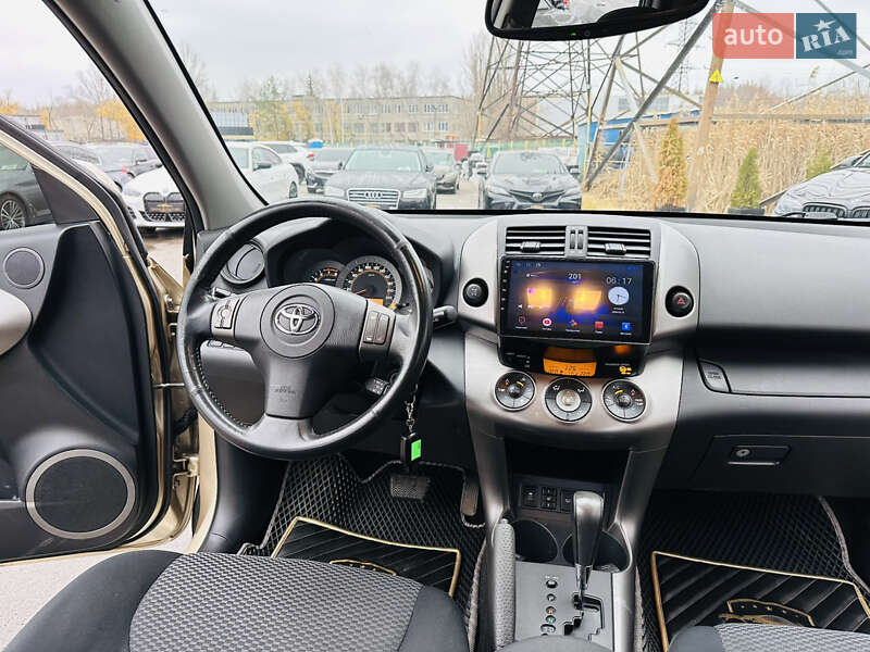 Внедорожник / Кроссовер Toyota RAV4 2009 в Харькове