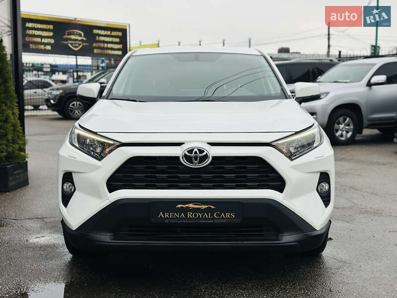 Внедорожник / Кроссовер Toyota RAV4 2021 в Харькове