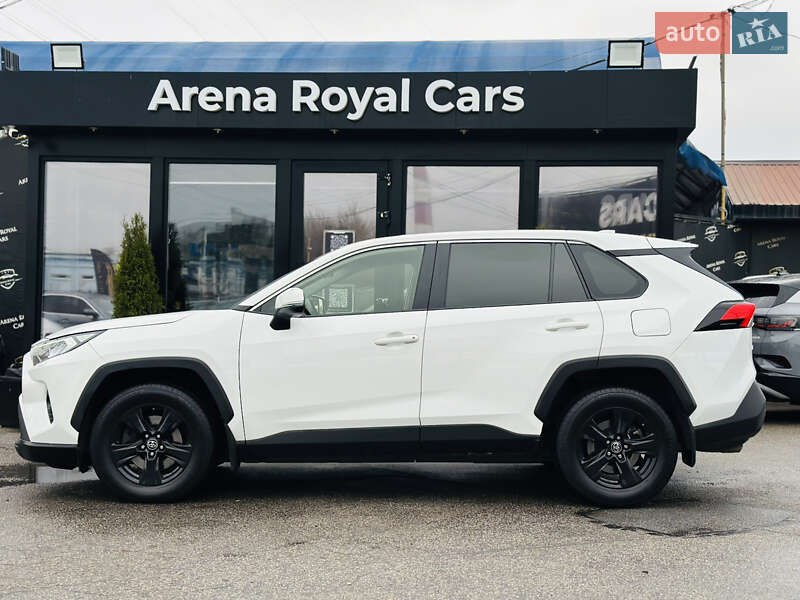 Внедорожник / Кроссовер Toyota RAV4 2021 в Харькове