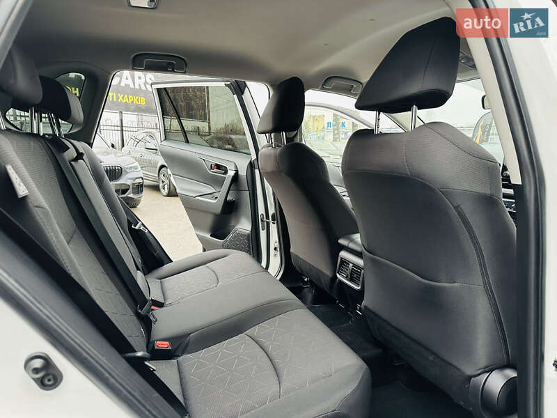 Внедорожник / Кроссовер Toyota RAV4 2021 в Харькове