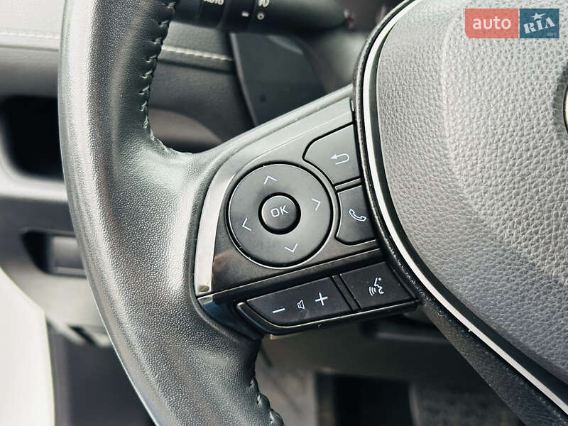 Внедорожник / Кроссовер Toyota RAV4 2021 в Харькове