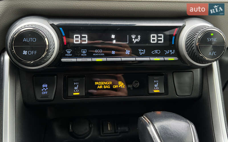 Позашляховик / Кросовер Toyota RAV4 2021 в Львові