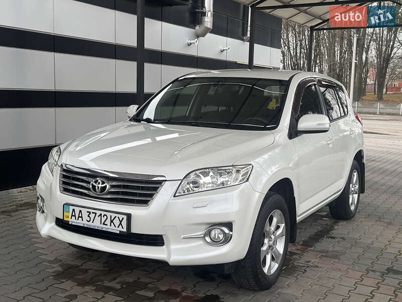 Внедорожник / Кроссовер Toyota RAV4 2011 в Виннице