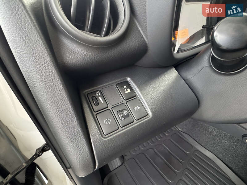 Внедорожник / Кроссовер Toyota RAV4 2011 в Виннице