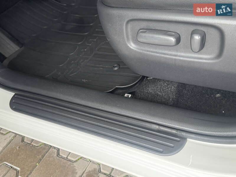 Внедорожник / Кроссовер Toyota RAV4 2011 в Виннице