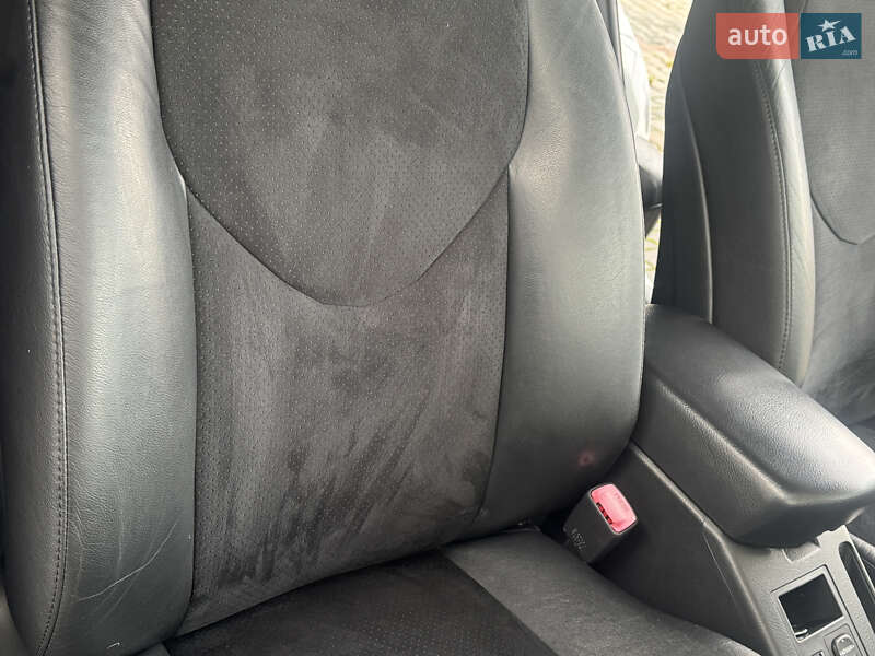 Внедорожник / Кроссовер Toyota RAV4 2011 в Виннице