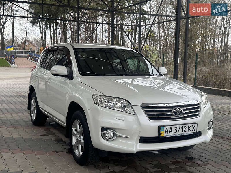 Внедорожник / Кроссовер Toyota RAV4 2011 в Виннице