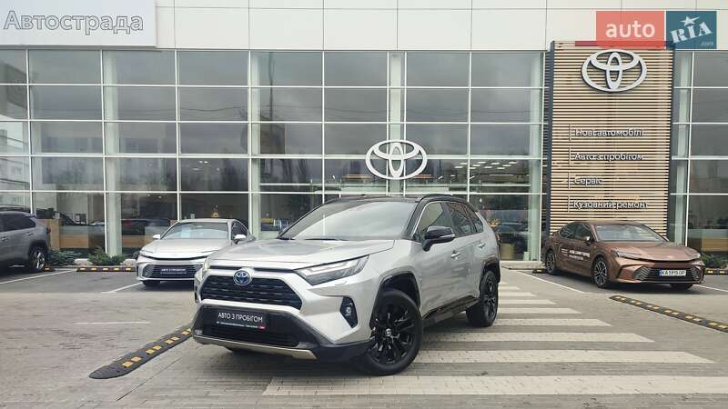 Внедорожник / Кроссовер Toyota RAV4 2024 в Киеве