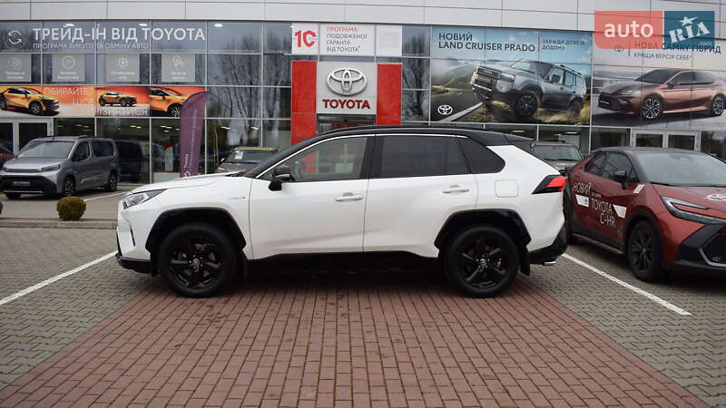 Внедорожник / Кроссовер Toyota RAV4 2020 в Житомире