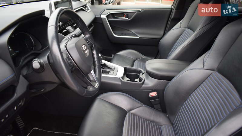 Внедорожник / Кроссовер Toyota RAV4 2020 в Житомире