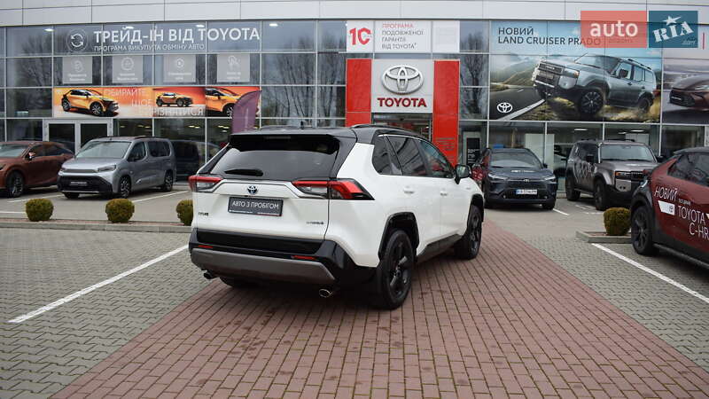 Внедорожник / Кроссовер Toyota RAV4 2020 в Житомире