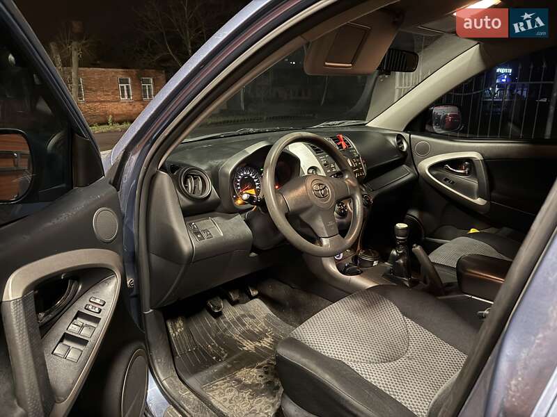 Позашляховик / Кросовер Toyota RAV4 2007 в Харкові