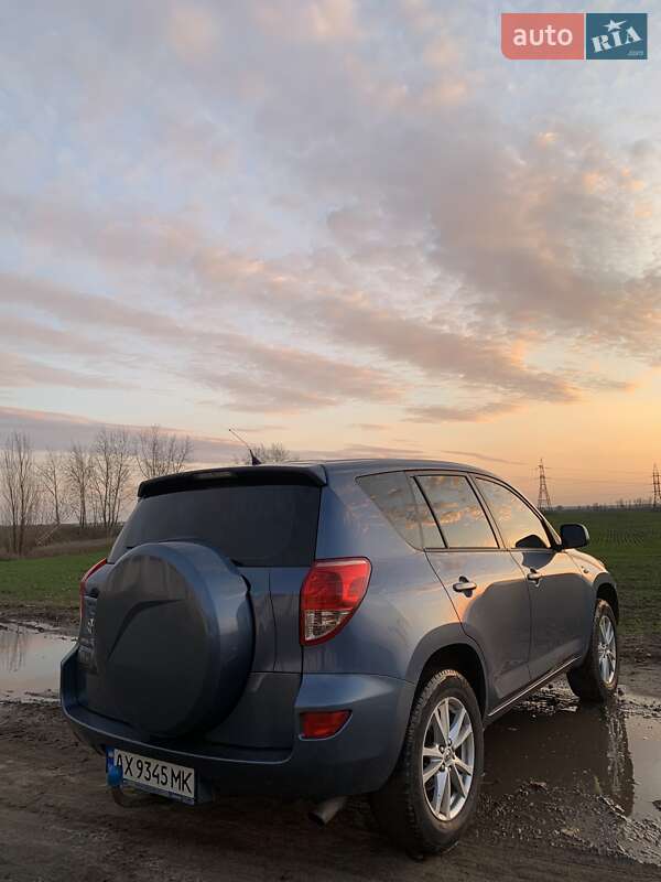 Позашляховик / Кросовер Toyota RAV4 2007 в Харкові