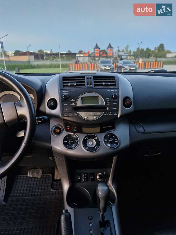 Позашляховик / Кросовер Toyota RAV4 2006 в Вінниці
