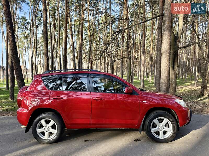 Внедорожник / Кроссовер Toyota RAV4 2008 в Киеве
