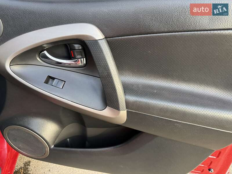 Внедорожник / Кроссовер Toyota RAV4 2008 в Киеве