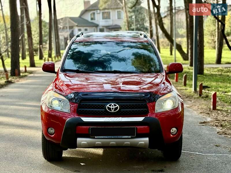 Внедорожник / Кроссовер Toyota RAV4 2008 в Киеве