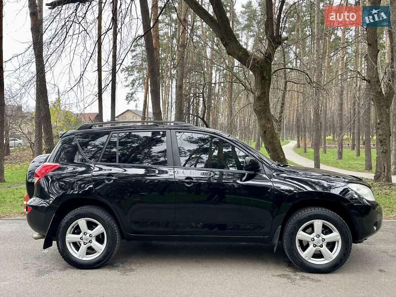 Внедорожник / Кроссовер Toyota RAV4 2008 в Киеве