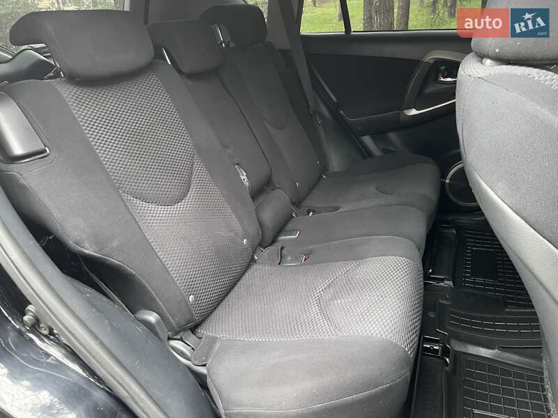 Внедорожник / Кроссовер Toyota RAV4 2008 в Киеве