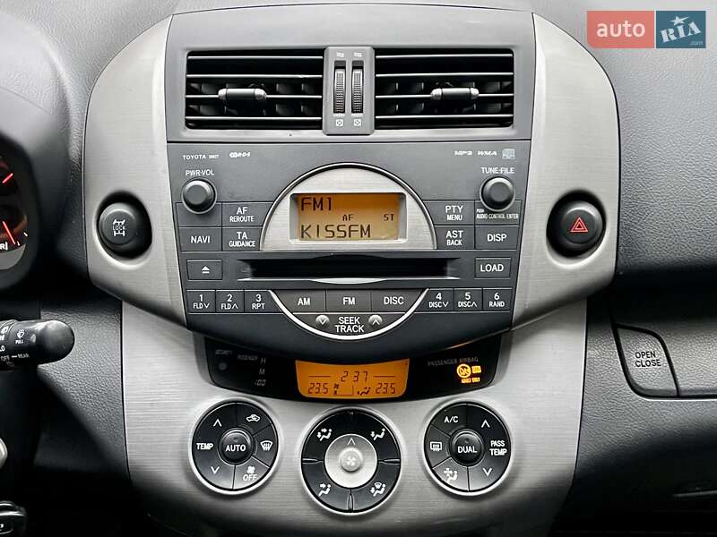 Внедорожник / Кроссовер Toyota RAV4 2008 в Киеве