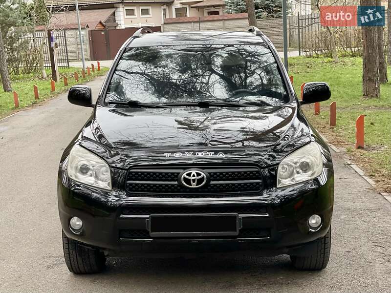 Внедорожник / Кроссовер Toyota RAV4 2008 в Киеве