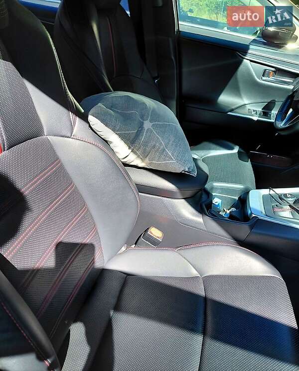 Позашляховик / Кросовер Toyota RAV4 2021 в Дніпрі фото 11 Позашляховик / Кросовер Toyota RAV4 2021 в Дніпрі