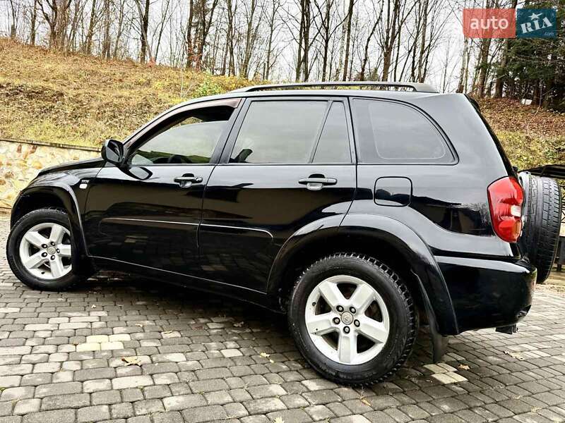Внедорожник / Кроссовер Toyota RAV4 2005 в Солотвине