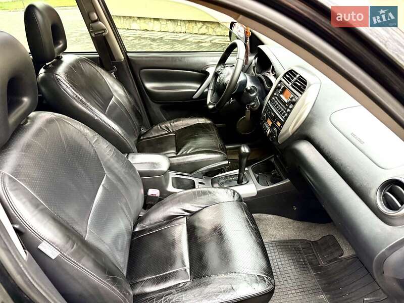 Внедорожник / Кроссовер Toyota RAV4 2005 в Солотвине