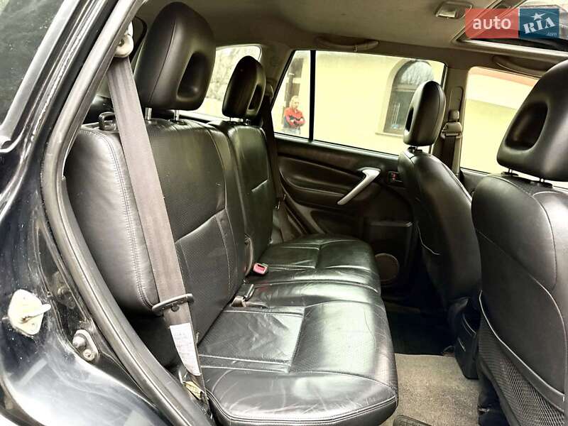 Внедорожник / Кроссовер Toyota RAV4 2005 в Солотвине