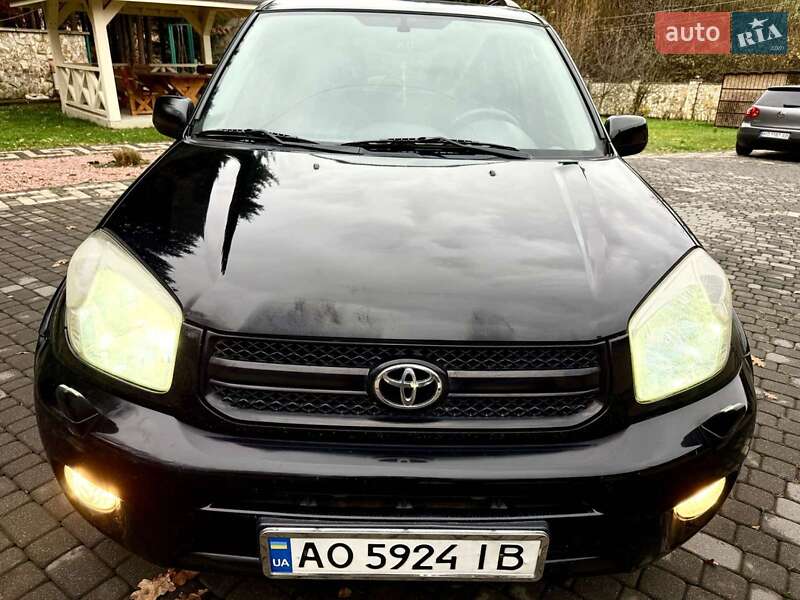 Внедорожник / Кроссовер Toyota RAV4 2005 в Солотвине