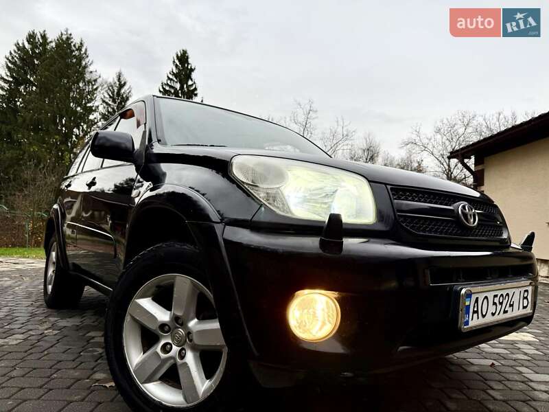 Внедорожник / Кроссовер Toyota RAV4 2005 в Солотвине