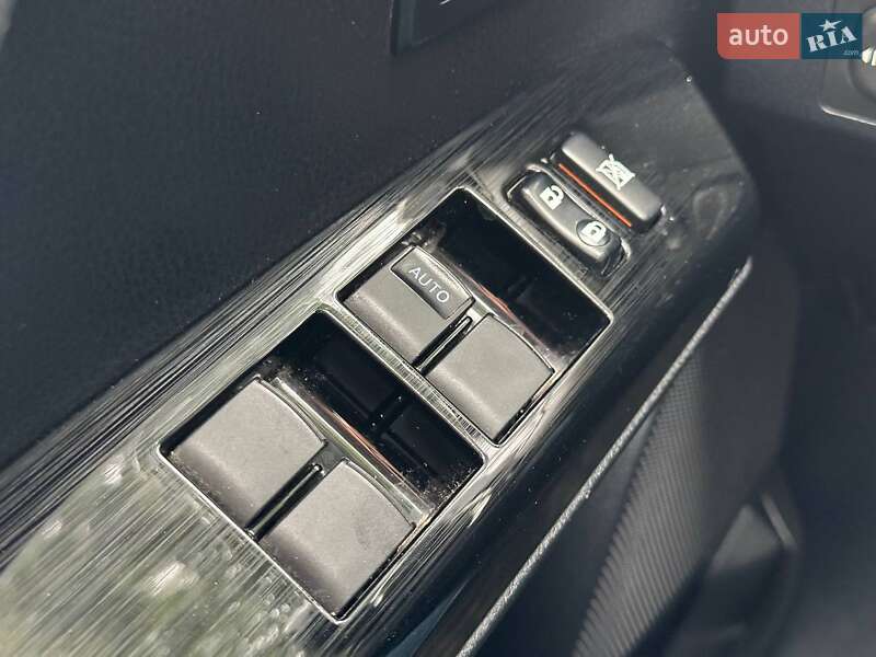 Внедорожник / Кроссовер Toyota RAV4 2017 в Киеве